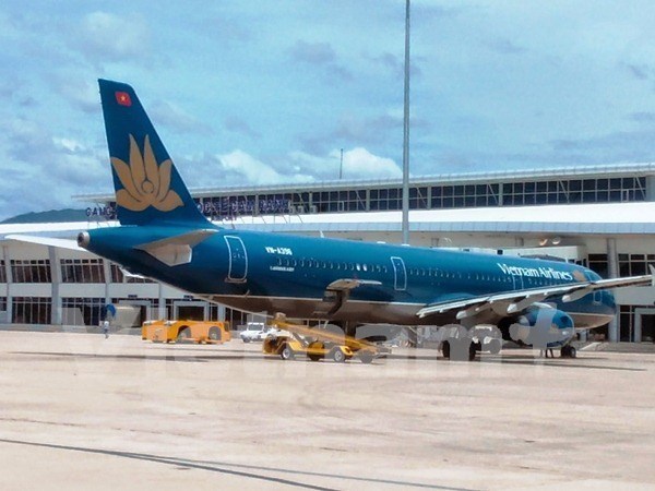 Máy bay Vietnam Airlines hạ cánh khẩn cấp cứu cháu bé 2 tuổi