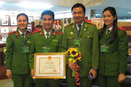 Những sinh viên chạy đua với tội phạm 