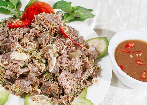 Mốt Hà thành Tết 2015: Ăn thịt dê cầu tài lộc