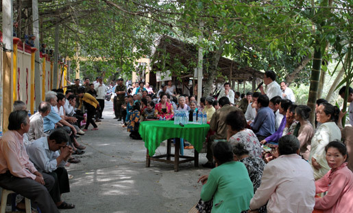 Khu di tích mở cửa sau 20 ngày bị... khóa trái