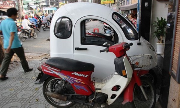 Dân Sài Gòn âm thầm mua ôtô điện bất chấp bị cấm ra đường