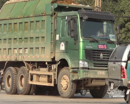 Hà Nội: Xe quá tải tung hoành, đâm chết người liên tục