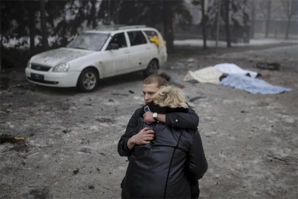 Đối thoại thất bại, đông Ukraina hứng đụng độ đẫm máu