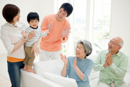 Biếu tết: Chồng tôi lúc nào cũng coi nhà vợ là nhất