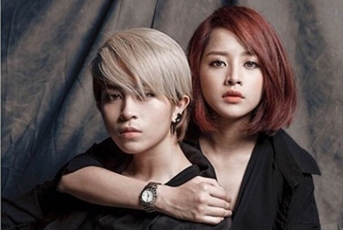 Chi Pu đăng ảnh hôn và nói yêu Gil Lê trên mạng xã hội