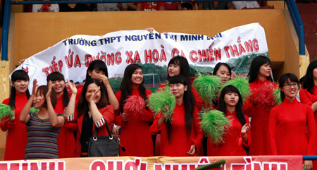 Những buổi chào cờ 'hóa giải' mọi khẩu hiệu