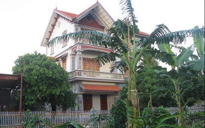 Biệt thự, ôtô tiền tỷ của ông chủ vườn chuối làm chơi ăn thật