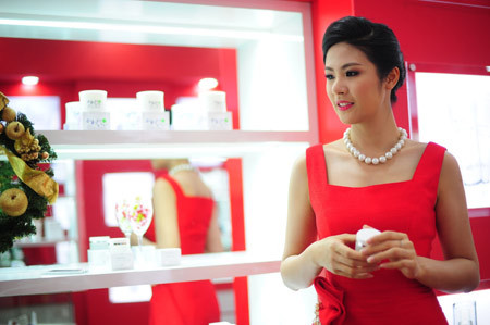 Ngọc Hân, Vi Cầm tỉ mẩn dưỡng da kiểu Nhật