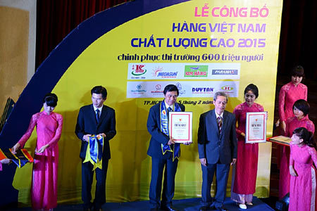 Thực phẩm Đức Việt đạt danh hiệu Hàng VN chất lượng 2015