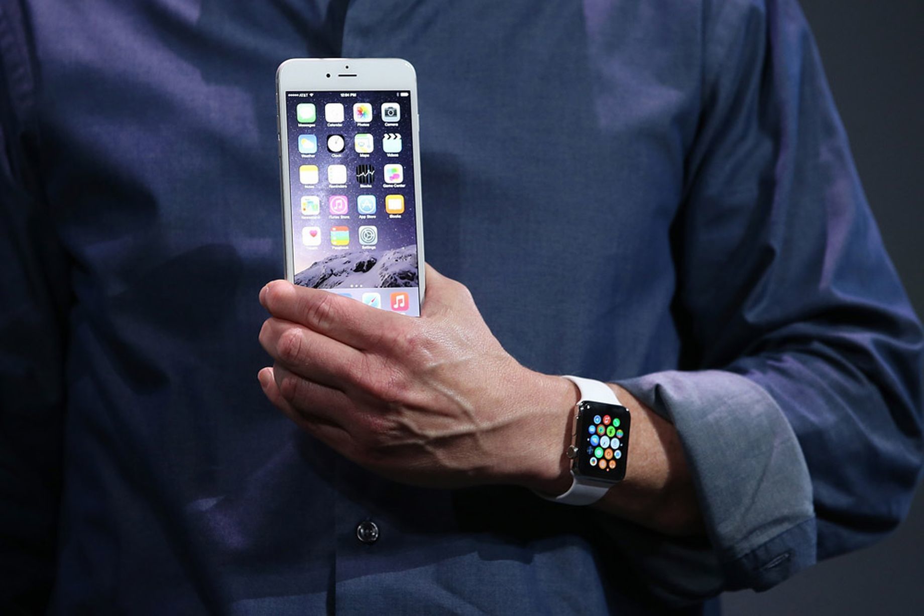 Vì sao Apple giữ mãi ngôi vương?