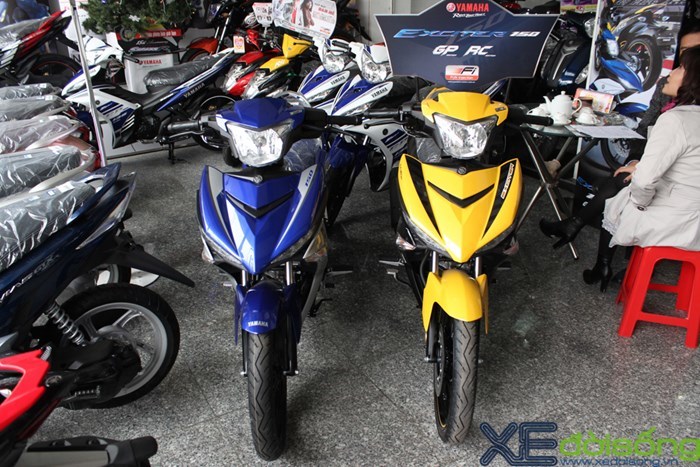 Xe máy đồng loạt làm giá dịp cận Tết
