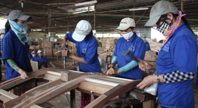 Lương lao động Việt bằng 1/4 Malaysia