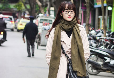 Phái đẹp Hà Thành khoe vẻ tươi tắn trong street style cuối tuần