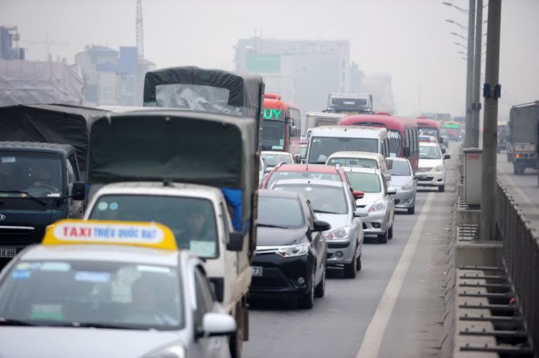 Cuối năm: Đường trên cao, cầu vượt ở Thủ đô cũng tắc