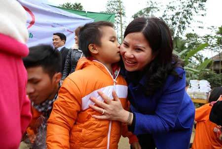 Tâm Bình đồng hành cùng ‘Đông ấm xứ Thanh 2014’