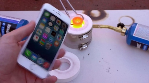 Tra tấn iPhone 6 bằng nhôm nóng chảy