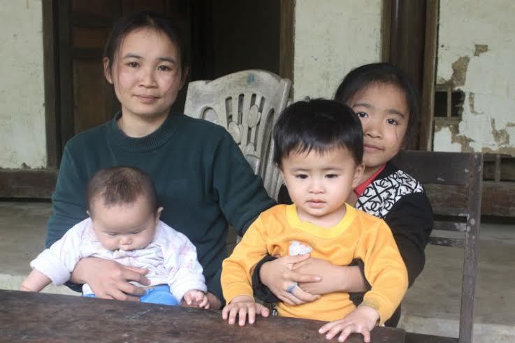 Hà Tĩnh: Gặp lại gia đình ‘ba đứa trẻ mồ côi cha ăn sắn luộc trừ bữa’