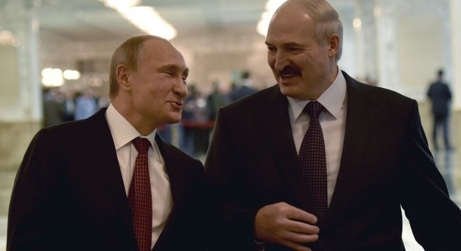 Người âm thầm hưởng lợi bên cạnh Putin