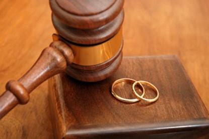 Chồng đem tình nhân đến phiên tòa xử ly hôn với vợ