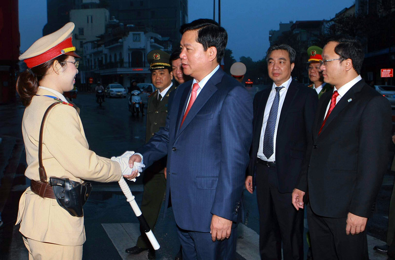 Bộ trưởng Thăng dự lễ ra quân bảo đảm trật tự ATGT