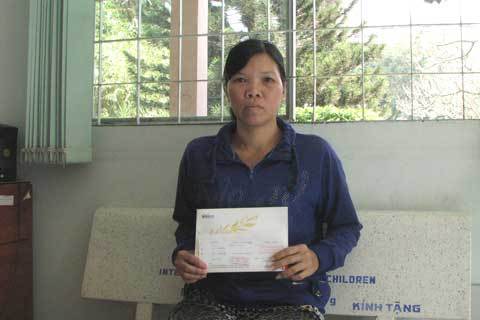 May nhờ nhà hảo tâm cứu được con em