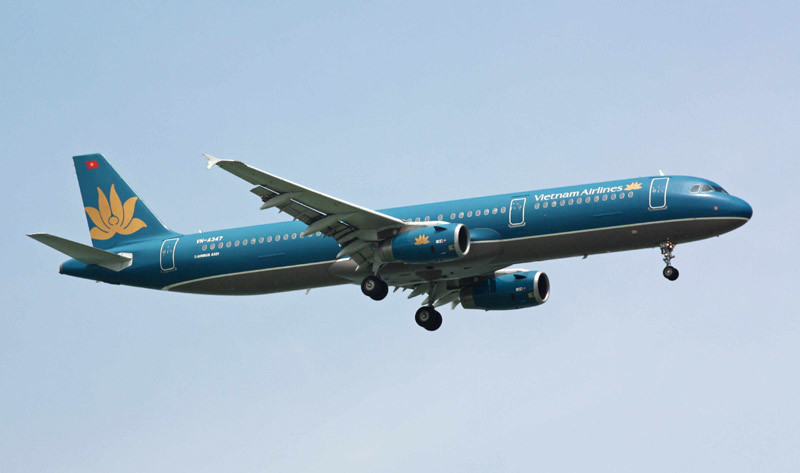 Để con xé áo phao trên máy bay, suýt không được về quê đón Tết