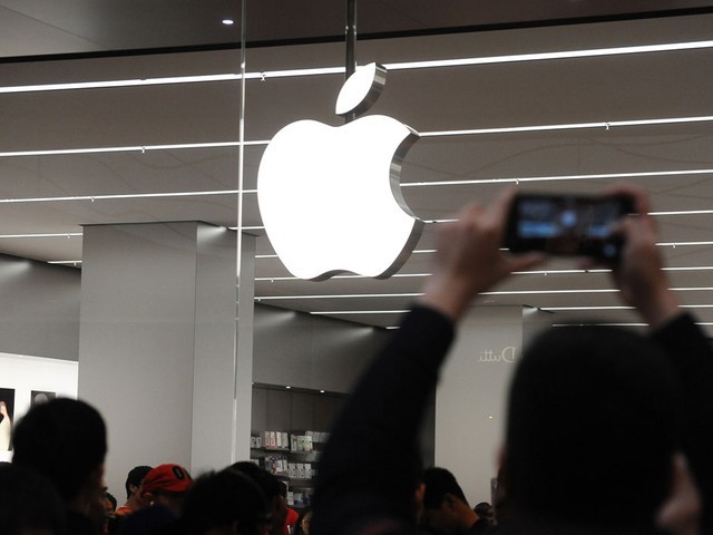 Apple lôi kéo trụ cột của Samsung nhằm 