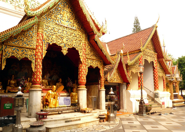 Lạc vào chợ đêm sôi động ở Chiang Mai