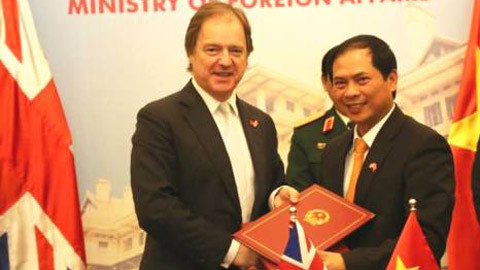 Việt - Anh thúc đẩy hợp tác quốc phòng