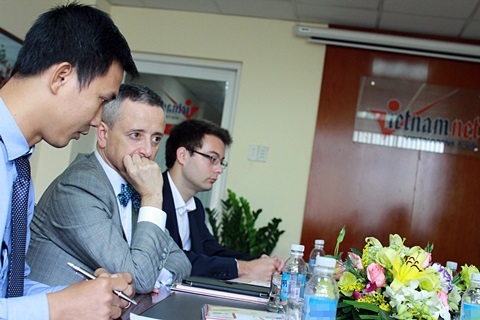 Tổng lãnh sự Pháp thăm báo VietNamNet
