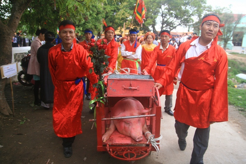 Lễ hội: Cái gì không phù hợp thì bỏ đi