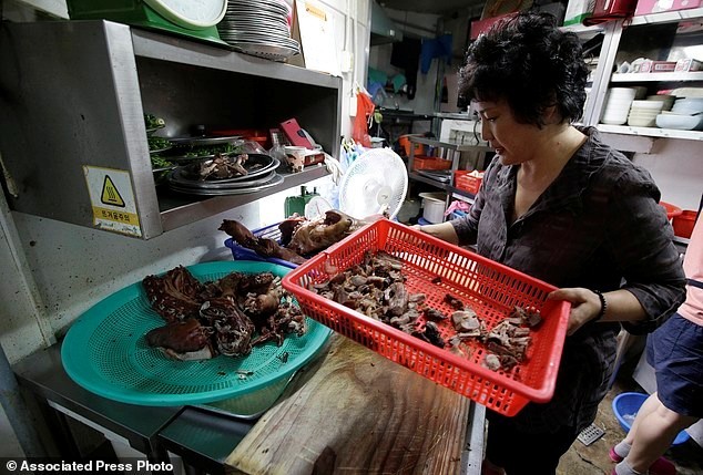 Vô địch ăn thịt chó: Hàn Quốc 2 triệu con, Việt Nam 5 triệu con