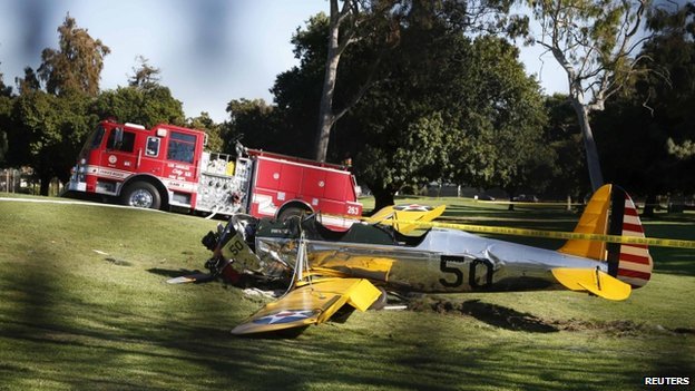 Harrison Ford bị thương khi máy bay rơi