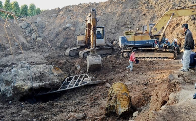 đá-đỏ, đá-quý, Quỳ-Châu, Gia-Lai, khai-thác, trăm-tỷ, bắt-giam, đá-cảnh, nghìn-tỷ