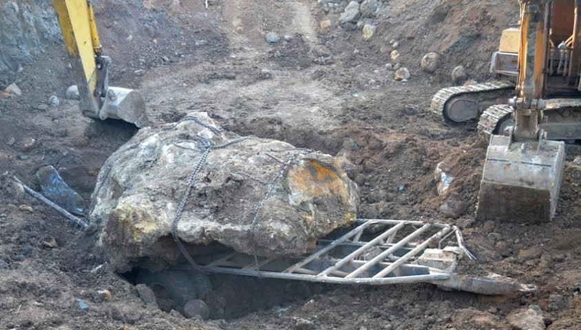 đá-đỏ, đá-quý, Quỳ-Châu, Gia-Lai, khai-thác, trăm-tỷ, bắt-giam, đá-cảnh, nghìn-tỷ