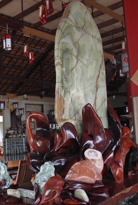 đá-đỏ, đá-quý, Quỳ-Châu, Gia-Lai, khai-thác, trăm-tỷ, bắt-giam, đá-cảnh, nghìn-tỷ