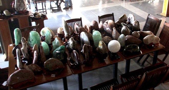 đá-đỏ, đá-quý, Quỳ-Châu, Gia-Lai, khai-thác, trăm-tỷ, bắt-giam, đá-cảnh, nghìn-tỷ