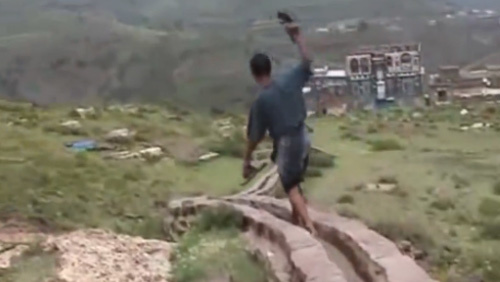 Cách di chuyển kì dị ở Yemen
