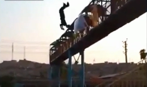 Pha nhảy cầu đùa với tử thần