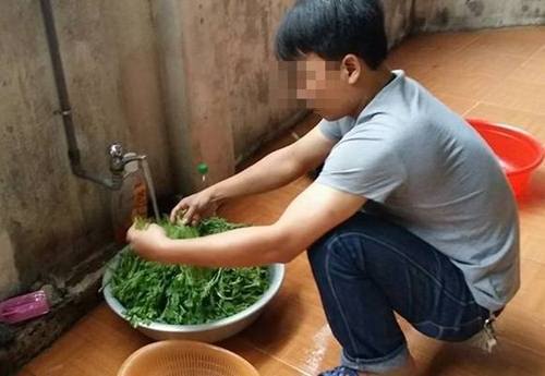 Cảnh những ông chồng nấu ăn, rửa bát ngày 8/3