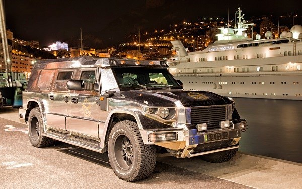 Siêu xe chống đạn 1 triệu đô đắt khách nhà giàu