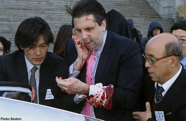 Dân Hàn mời Đại sứ Mỹ ăn thịt chó để dưỡng thương