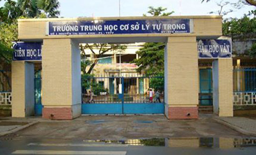 nữ sinh, Trường THCS Lý Tự Trọng, Trà Vinh, đánh hội đồng
