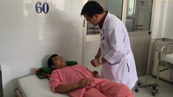 TPHCM: Cả nhà ngộ độc vì ăn nhộng ve sầu