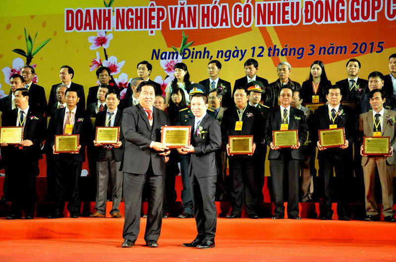 Vinh danh doanh nhân có nhiều đóng góp cho xã hội