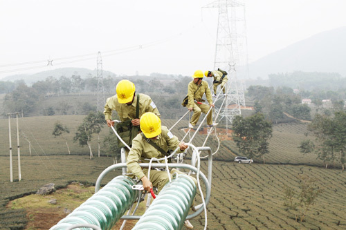 giá-điện, EVN, Bộ-Công-Thương, tăng-giá, xăng, lỗ-tỷ-giá, thu-nhập, tổn-thất-điện-năng, tiêu-hao-điện, giá-thành, chi-phí