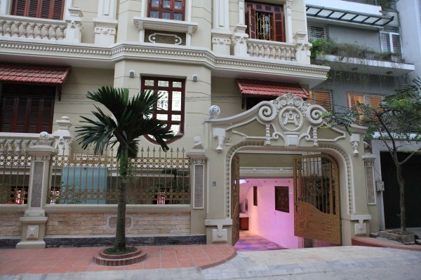 lâu đài