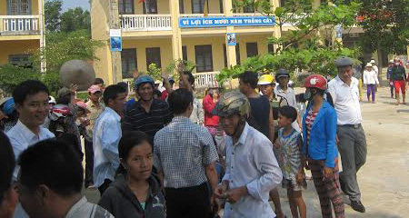 sáp nhâp trường, phản đối