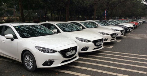 Những người trẻ mê Mazda 3 ở Hà Nội