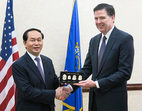 Bộ trưởng Công an hội đàm với Giám đốc FBI